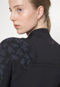 Roxy Swell Series- Swimsuit - Black -Roxy 1f90df43bf9a4fc99c21b2e2ddd1ad48