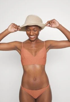 Roxy Coconut Crew Tank Set - Bikini - Cedar Wood -Roxy 3af85a073c3b48ba855e1e5bbb4b787d