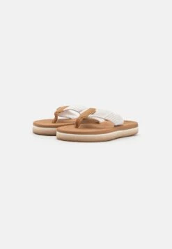 Roxy Colbee - T-Bar Sandals - Natural -Roxy 482f0caf8a47421bb6223f978b4f159b