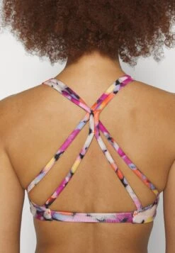 Roxy Heart Into It - Medium Support Sports Bra - Pink -Roxy 545996b693fc4198aa18b0e8300bc9f6