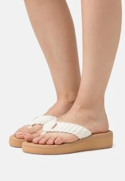 Roxy Caillay - T-Bar Sandals - Cream