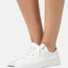 Roxy Coastal Cruisin- Trainers - White -Roxy 8003dafc7cbf4640b61ab555756c7f3c
