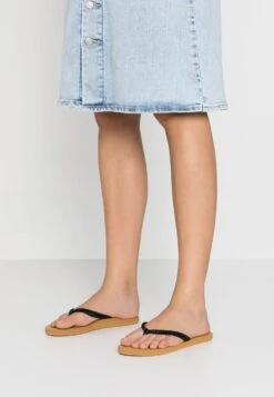 Roxy Costas - T-Bar Sandals - Black