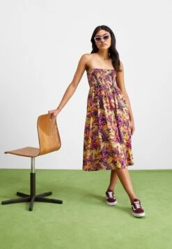 Roxy -Roxy a4f913e34ea043c499d6f077abb5ae6a