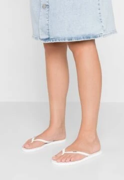 Roxy Viva- T-Bar Sandals - White