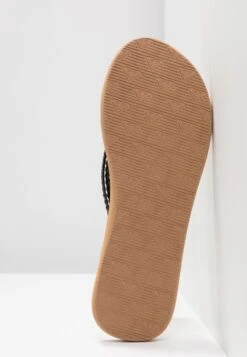 Roxy Costas - T-Bar Sandals - Black -Roxy c29d07a8ade9446894ed362e09712548